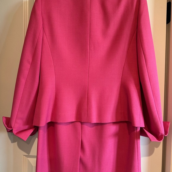 Kasper Jacket w/ matching skirt - Picture 2 of 4